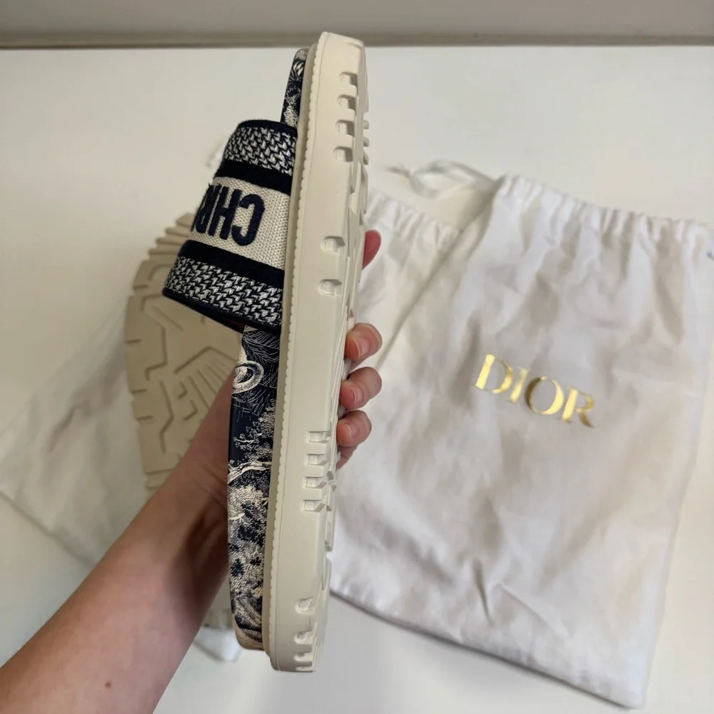 Christian Dior Dway Navy and Cream Slides Sandals - Picture 12 of 16